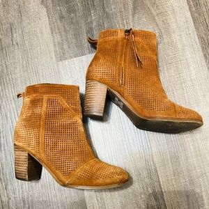 TOMS Women's Lunata Suede Perforated Zip-Up Bootie
